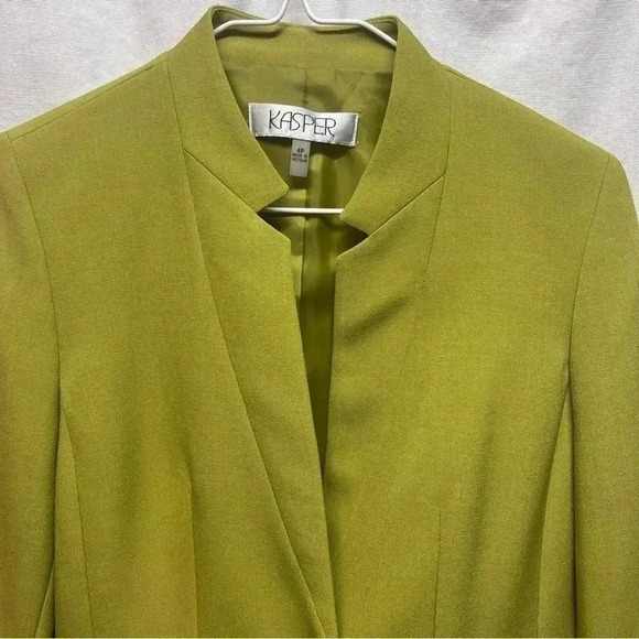 Kasper, woman blazer, size 4P, green, for work and special occasion,one button - Picture 3 of 9